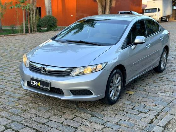 HONDA CIVIC 1.8 LXS 16V FLEX 4P MANUAL HONDA CIVIC 1.8 LXS 16V FLEX 4P MANUAL